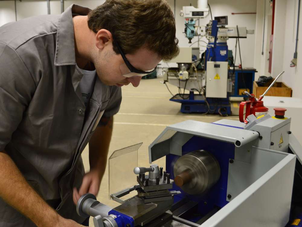 IFC Blumenau oferta 40 vagas para curso gratuito de Mecânica Industrial