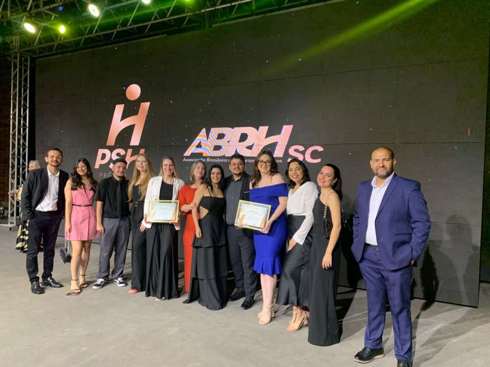 Multilog aumenta engajamento da equipe em 31% com solução de gestão de pessoas da Joinin