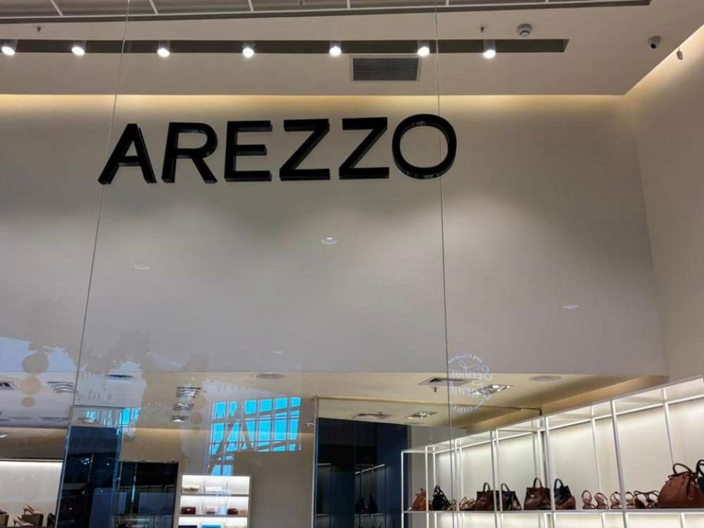 Arezzo reabre no Norte Shopping com design renovado e conceito moderno