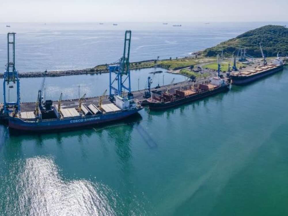 Porto de Imbituba tem o melhor mês do ano em outubro e supera 6,17 milhões de toneladas em 2025