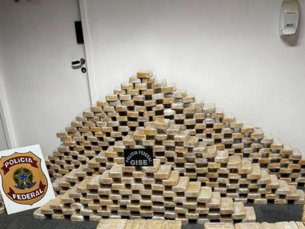 PF apreende mais de 600kg de cocaína em Blumenau e prende dois homens