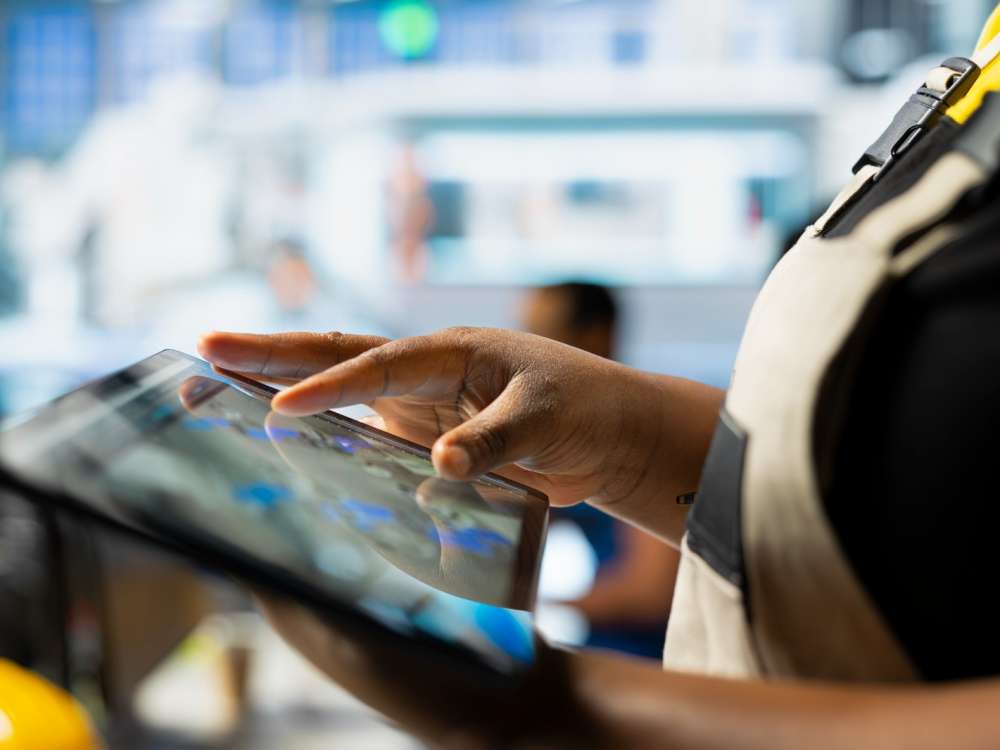 SENAI lança livro para apoiar a indústria a digitalizar processos e reduzir desperdícios