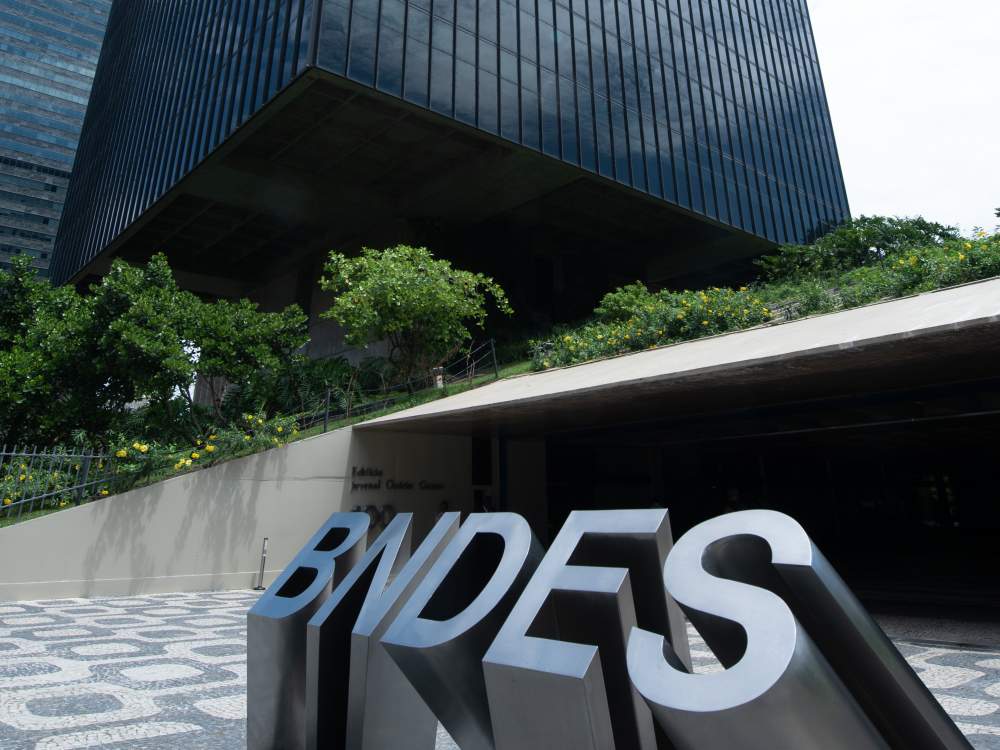 BNDES aprovou R$ 2,26 bilhões para empresas afetadas pelo tarifaço em Santa Catarina