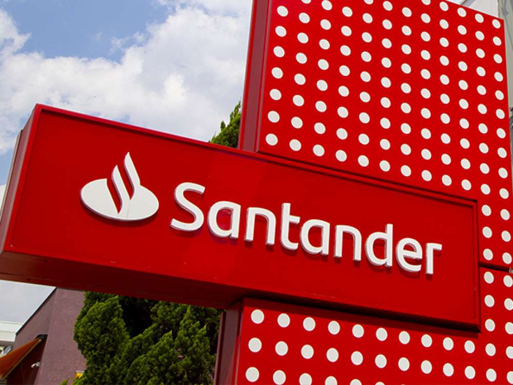 Santander abre vagas em Santa Catarina com salários a partir de R$ 7,3 mil