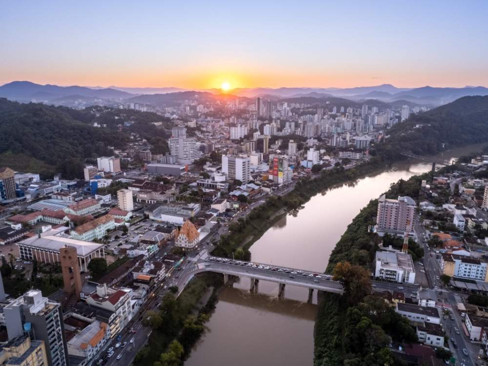 Abertura de empresas em Blumenau cresce 12,86%