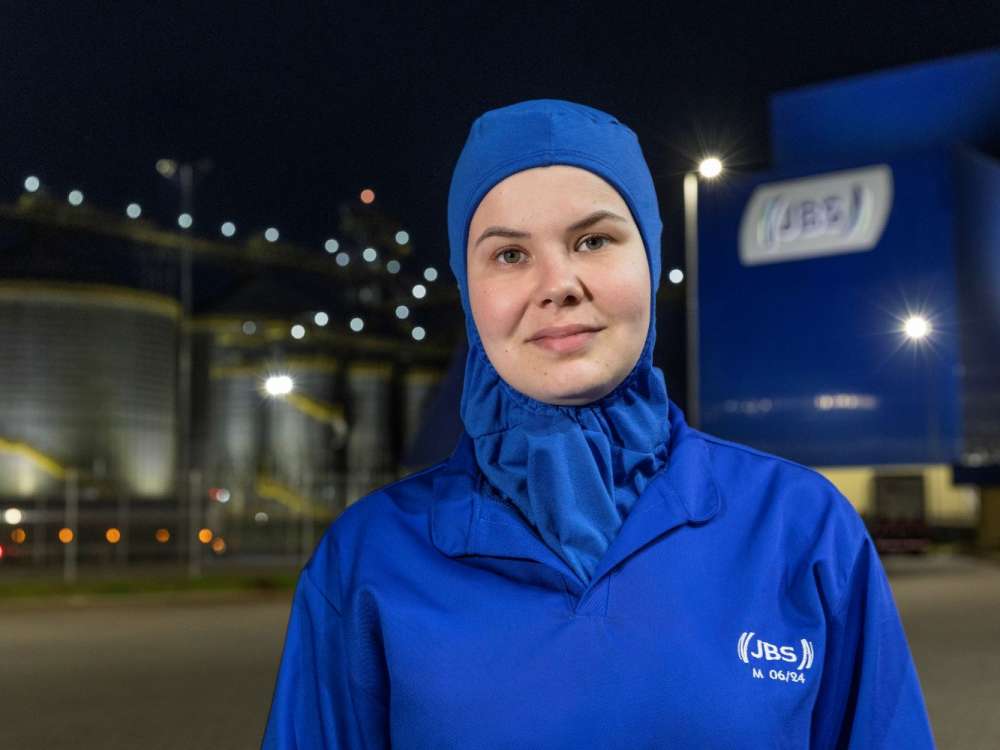 JBS tem 800 vagas de emprego abertas em Santa Catarina