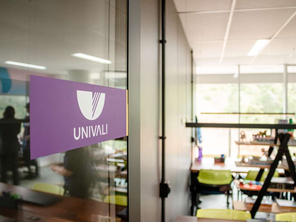 Univali e Elume selecionam negócios para programa de incubação