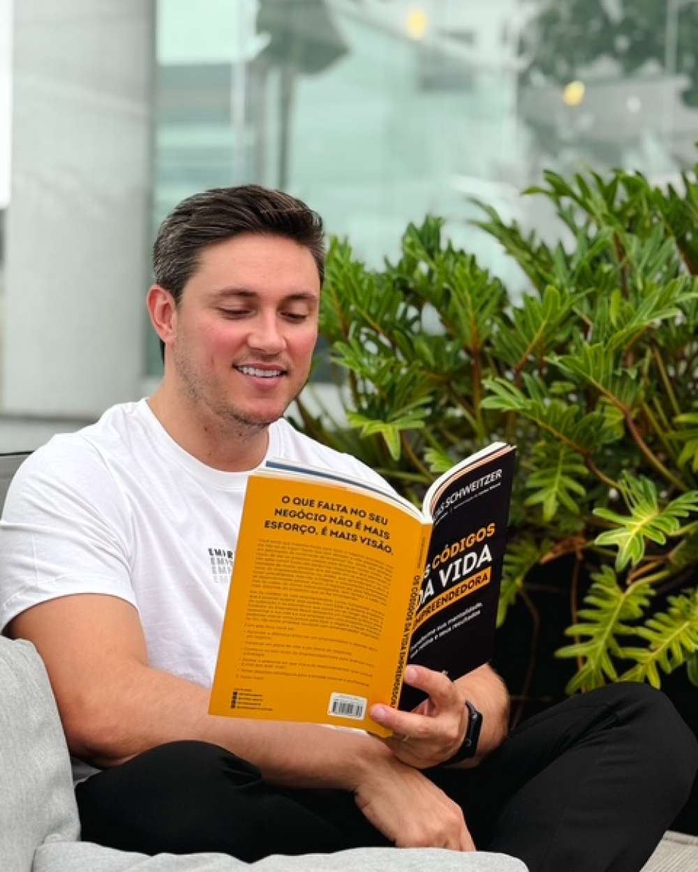 Empresário catarinense lança nesta semana livro Os Códigos da Vida Empreendedora
