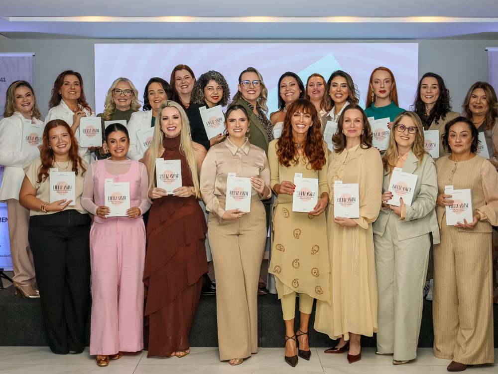Livro reúne 25 histórias inspiradoras e transforma tarde de autógrafos em celebração do empreendedorismo feminino