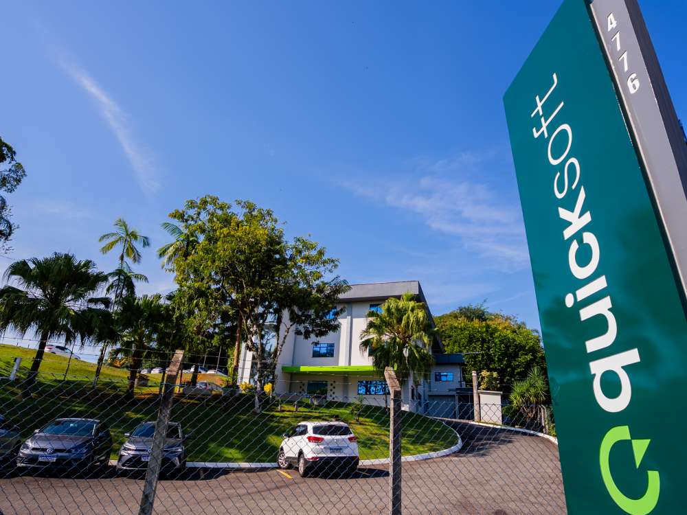 Quick Soft abre vagas em Blumenau para áreas comercial, financeira, relacionamento com clientes e tecnologia