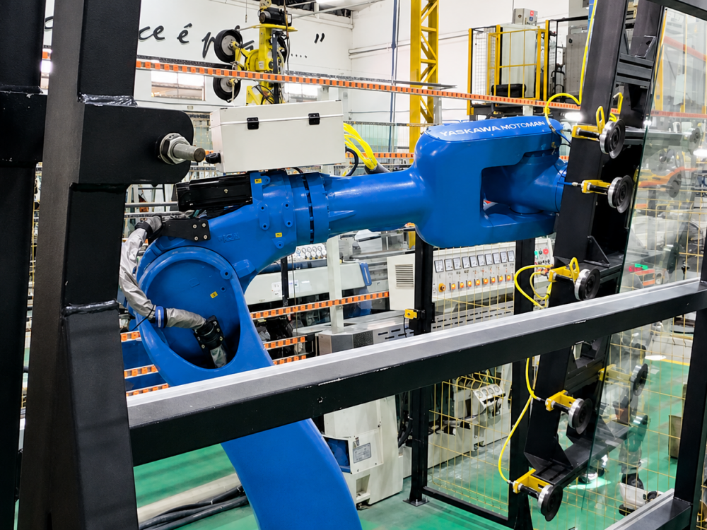Atom Robótica amplia eficiência no manuseio industrial de vidros com inovação