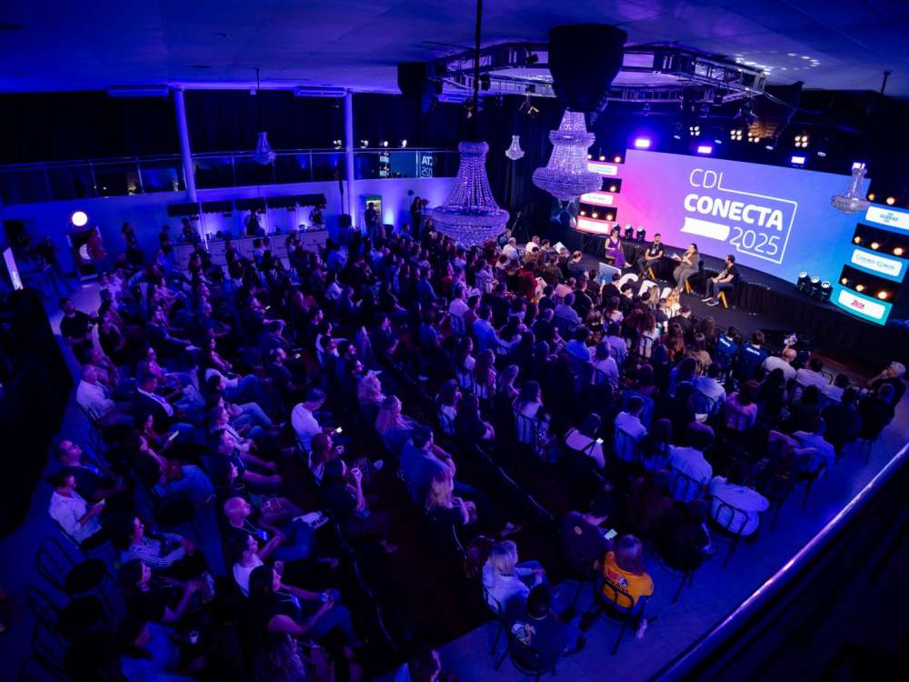 CDL Conecta 2026 debate inteligência artificial, expansão de negócios e liderança em Blumenau