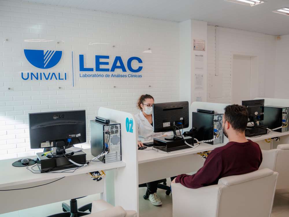 Tecnologia de SC ajuda laborat�rio da Univali a absorver aumento de 175% em exames