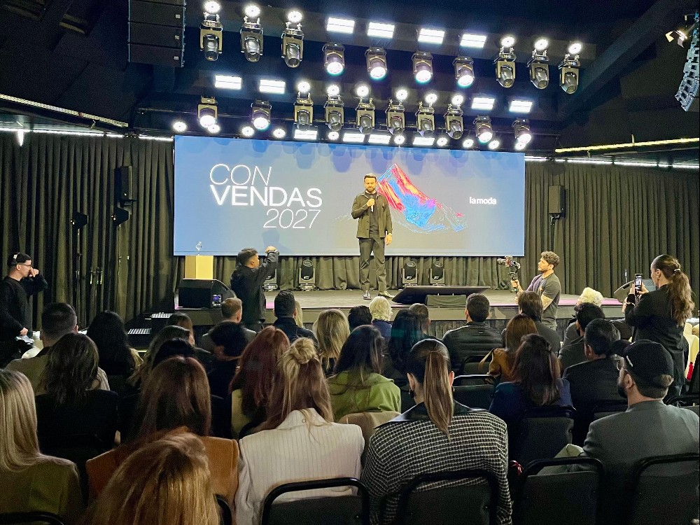 La Moda reúne força comercial nacional e apresenta estratégias para 2027