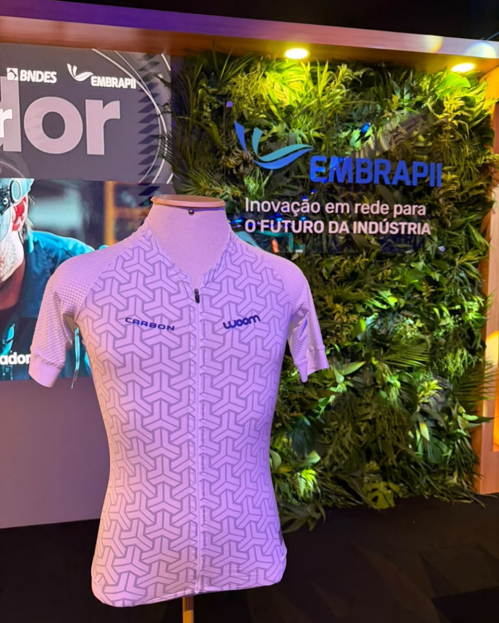 Pesquisa brasileira com grafeno melhora conforto térmico e resistência de tecidos para roupas esportivas